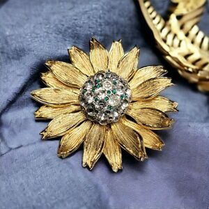 Vintage Nettie Rosenstein Signed Green And Clear Rhinestone Brooch Gold Flower